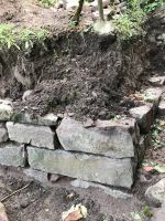 ... und deshalb muß doch noch einmal die Schaufel ran. Erde abgerutscht