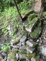 Hier muss wohl irgendwann einmal eine Mauerecke gewesen sein.