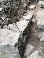 Auch das seitliche Fundament sitzt ... Seitliches Fundament